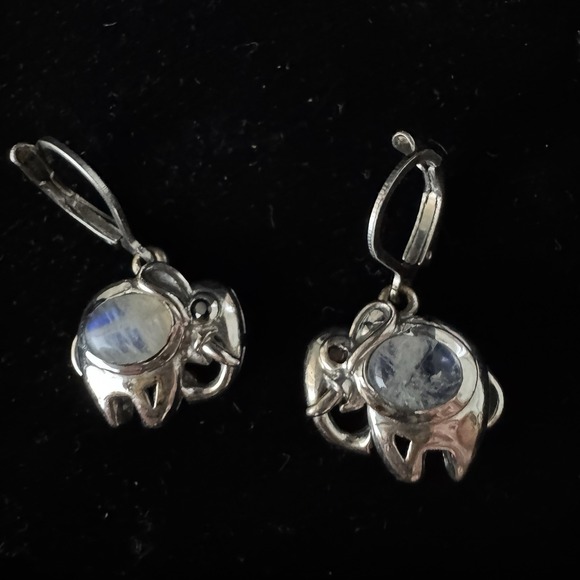 Karis Jewelry - Vtg Karis Elephant Oval Moonstone Earrings Lever Back Earrings